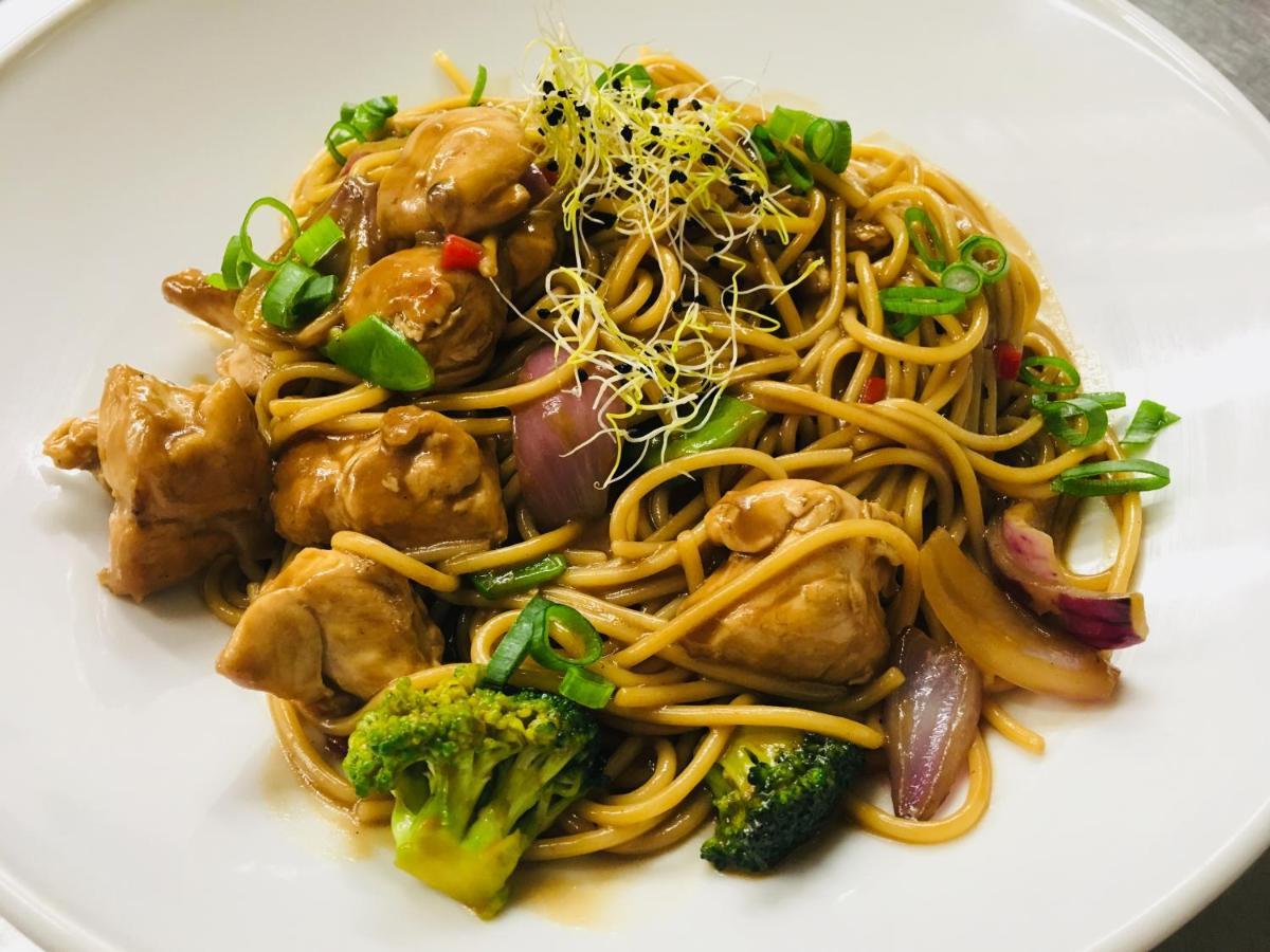Suma Hotel Restaurant 雷米希 外观 照片
